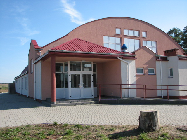 Budynek szkloły  w Ligocie Polskiej